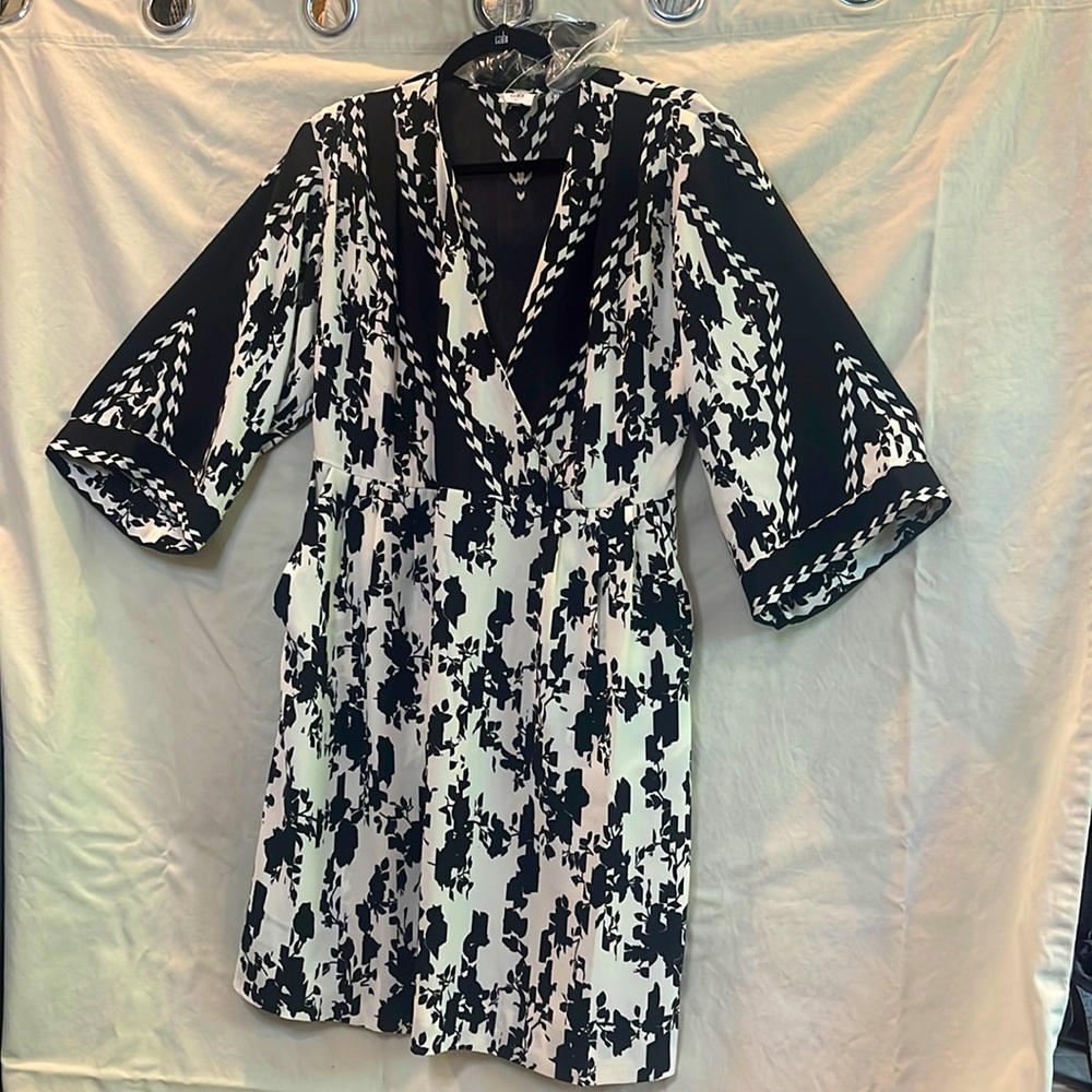 NWT Cabi X-Factor Dress #6369
Color: Black Floral 
Size: M; discontinued!!